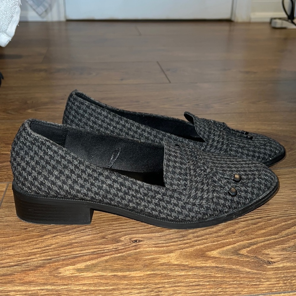 George Women ash and white loafers. US 9.